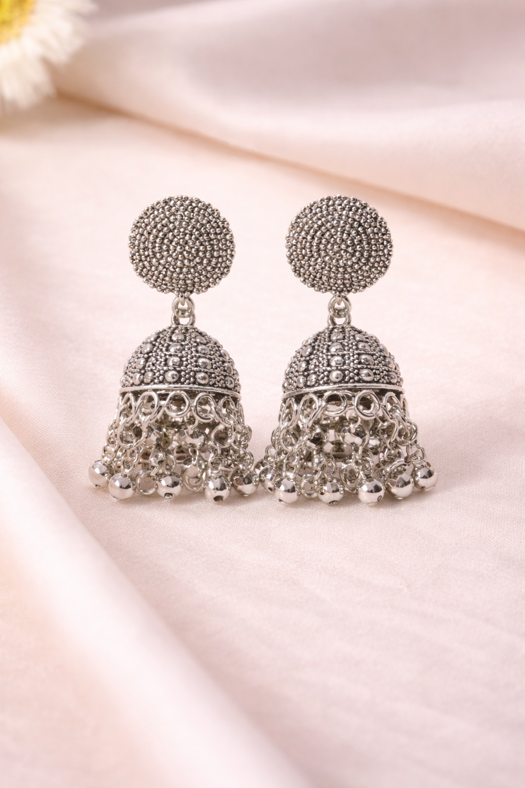 Noor Classic Jhumkas