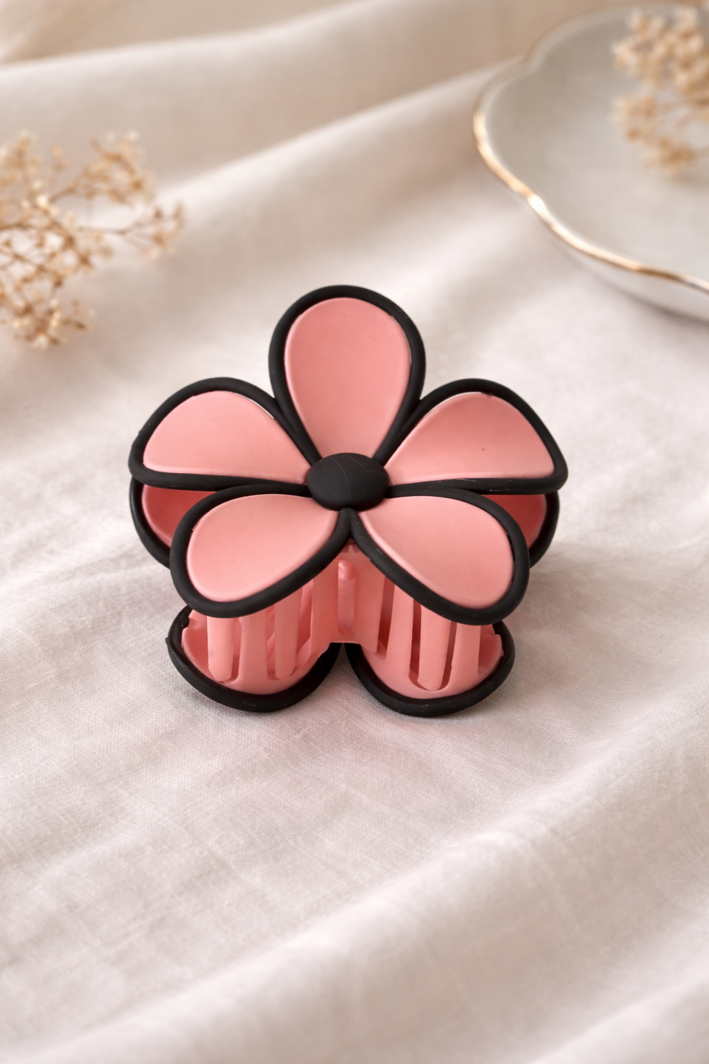 Blossom Clutcher