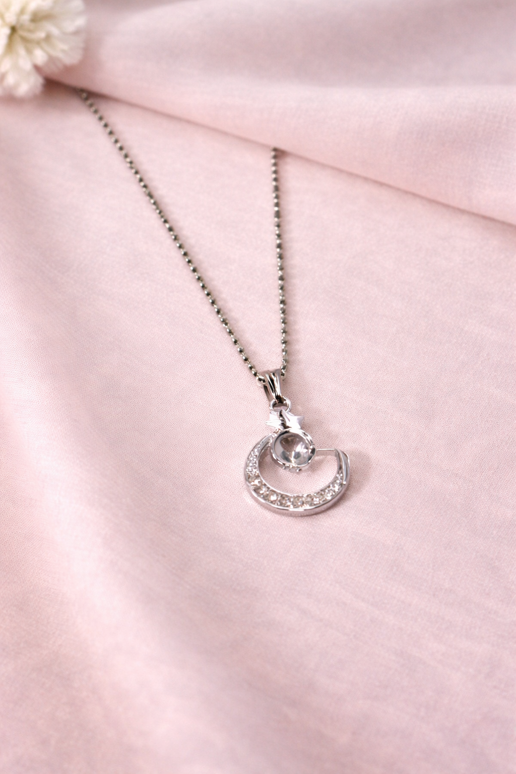Lunar Pearl Curve Pendant