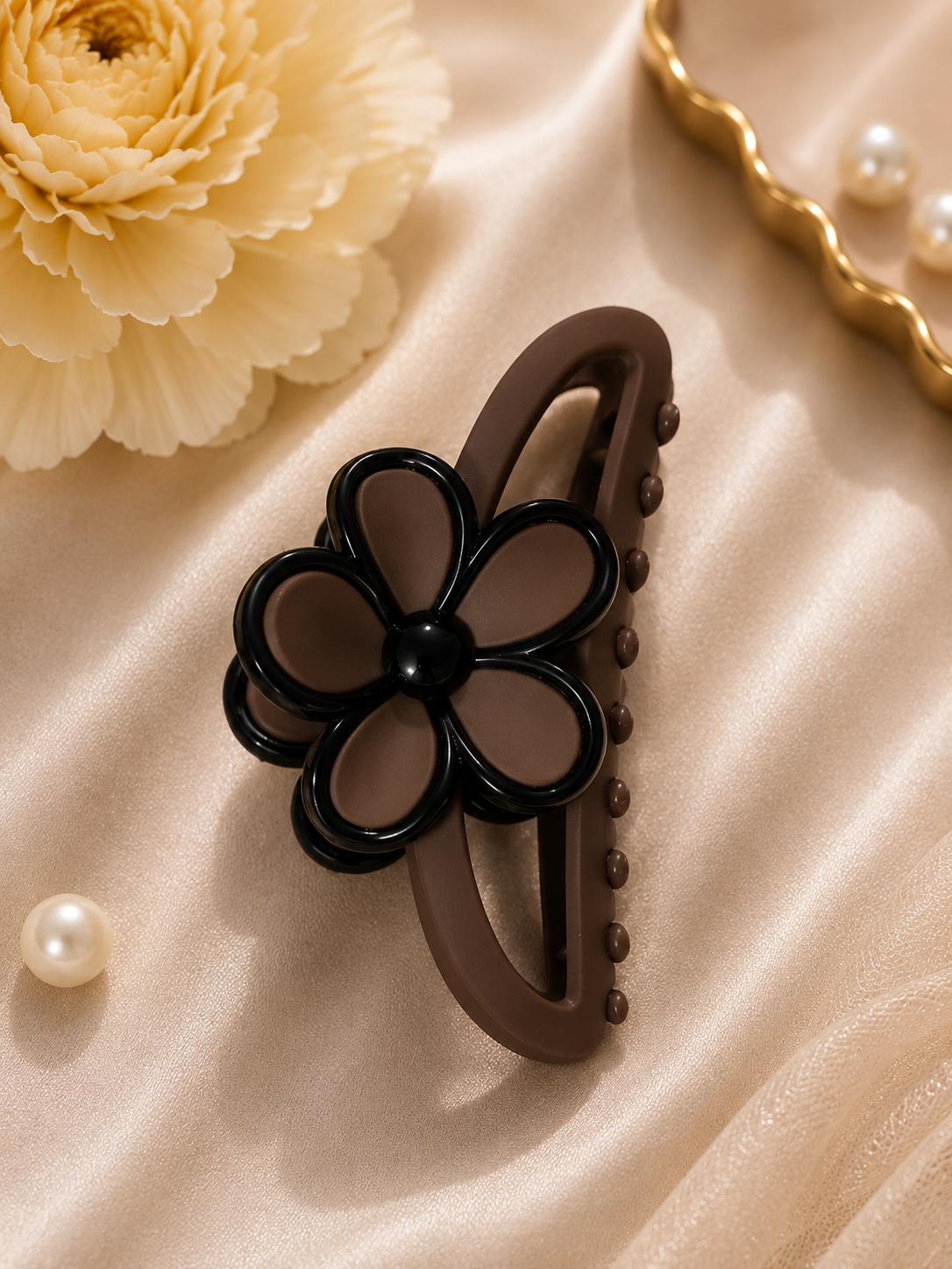 Daisy Bloom Claw Clip