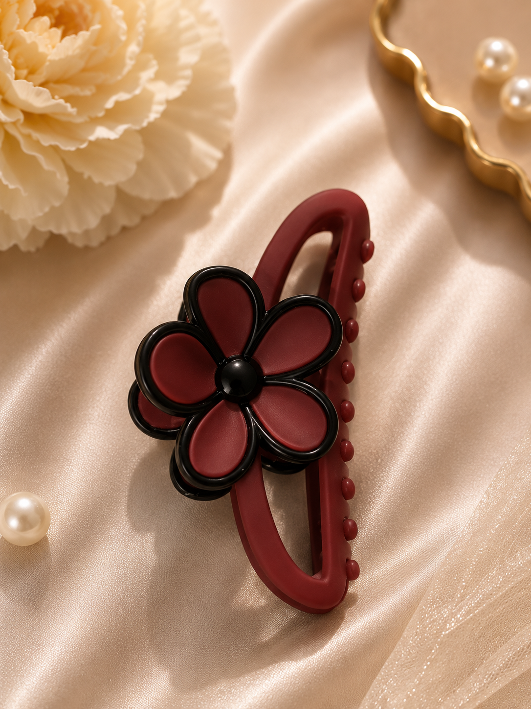 Daisy Bloom Claw Clip