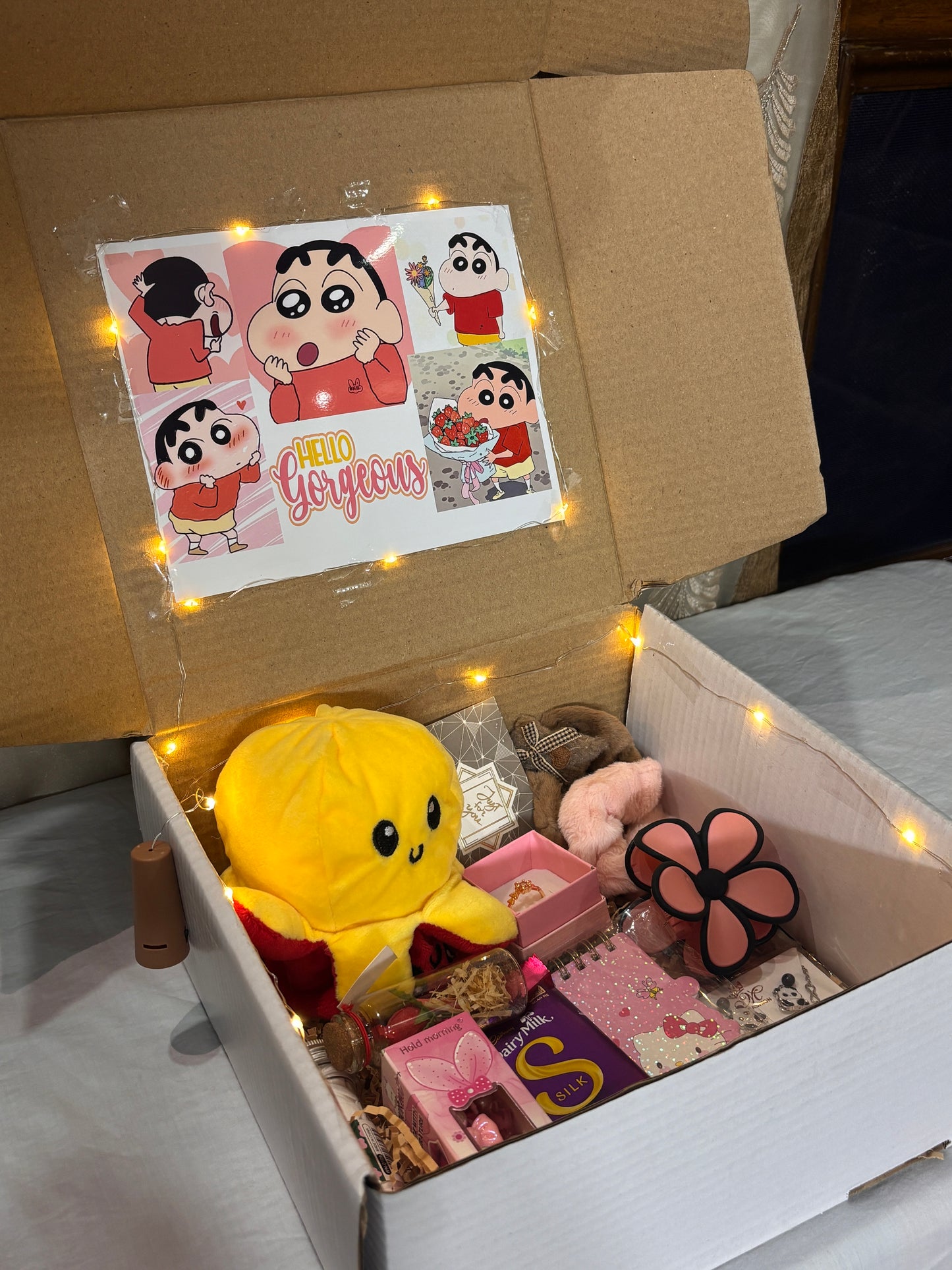 Shinchan Love Surprise Hamper