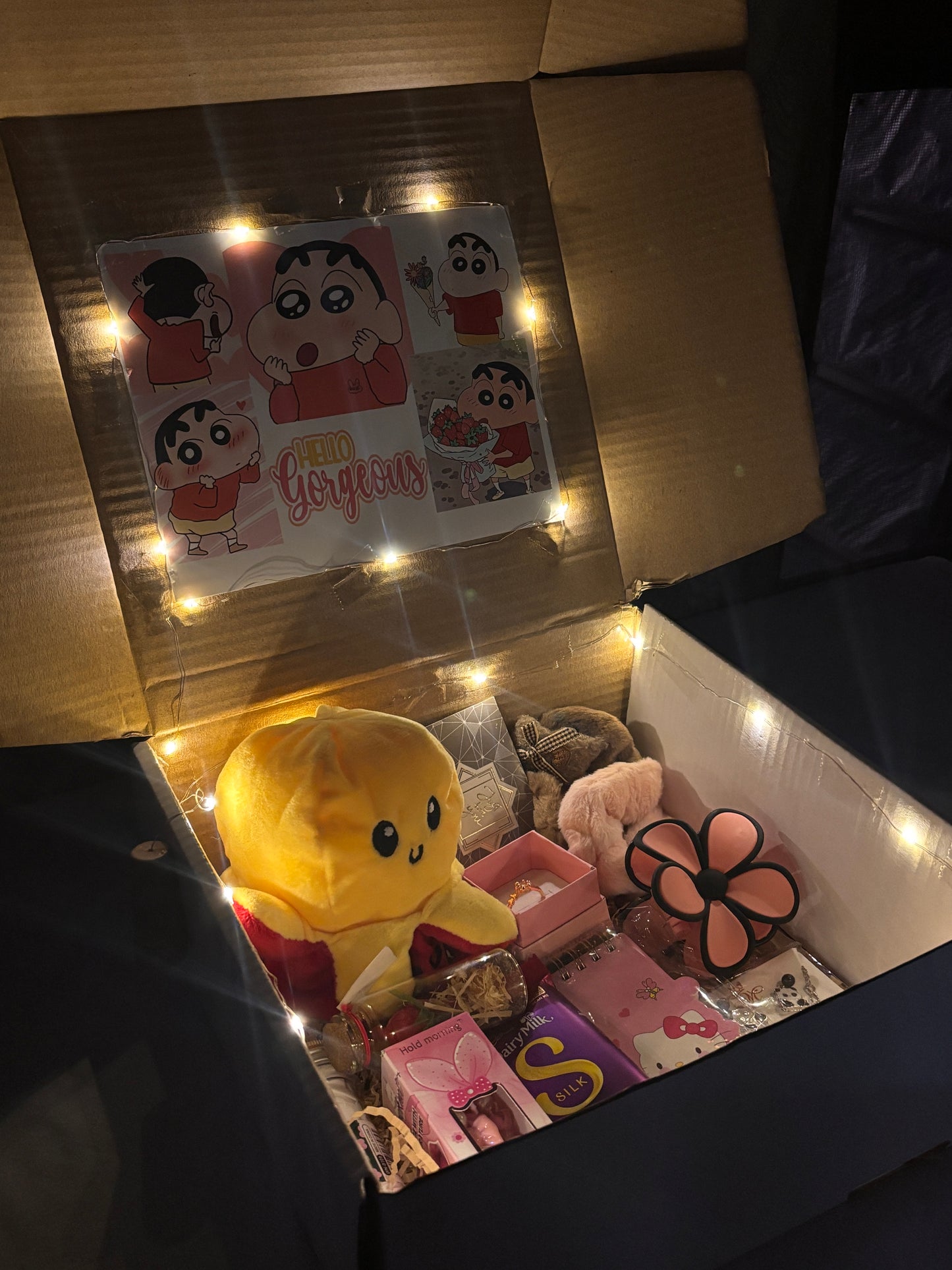 Shinchan Love Surprise Hamper
