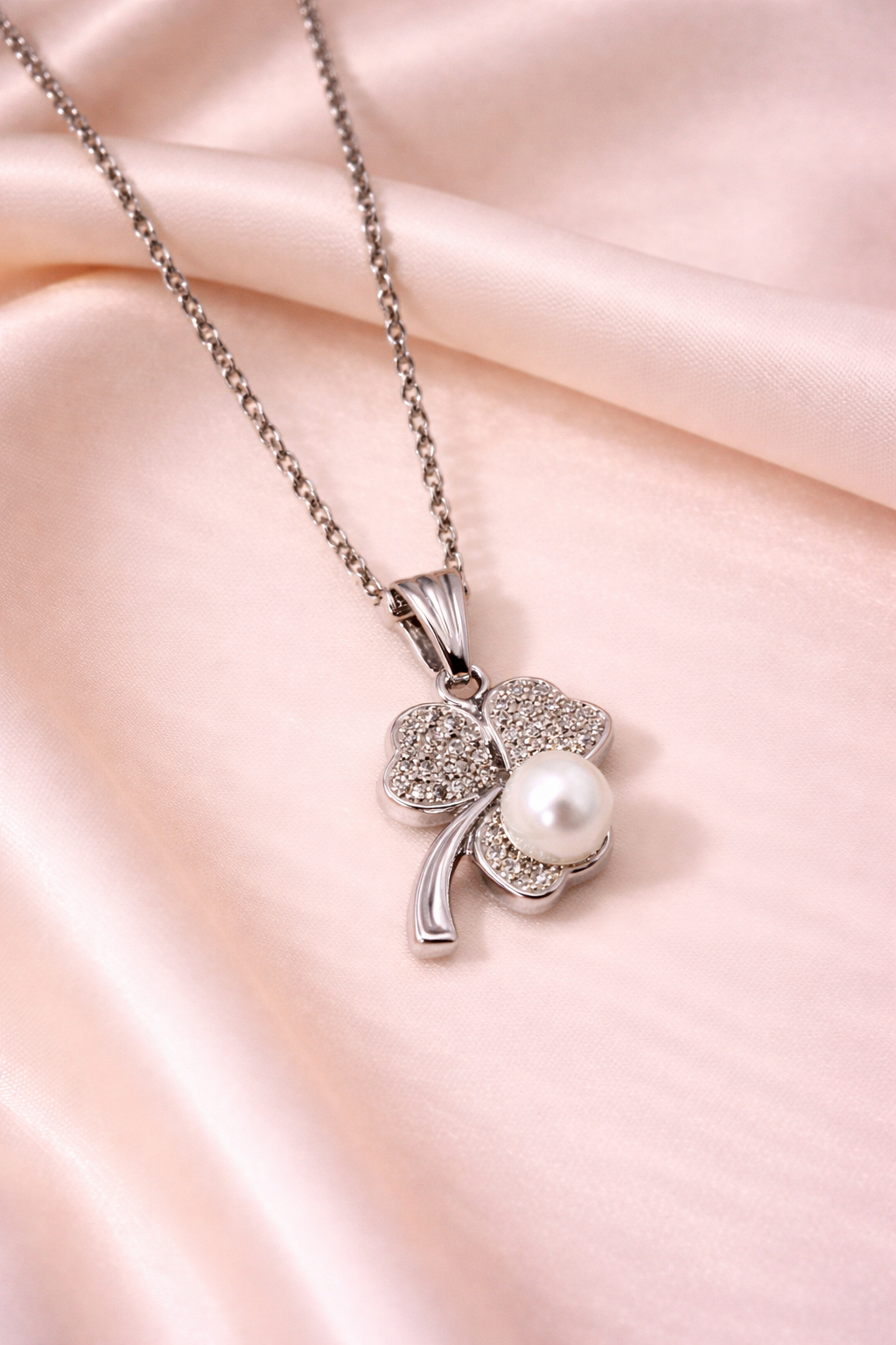 Eternal Pearl Clover Pendant
