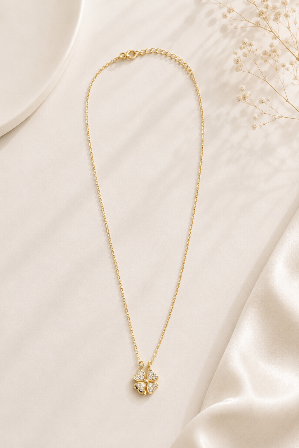 Golden Clover Magnetic Pendant