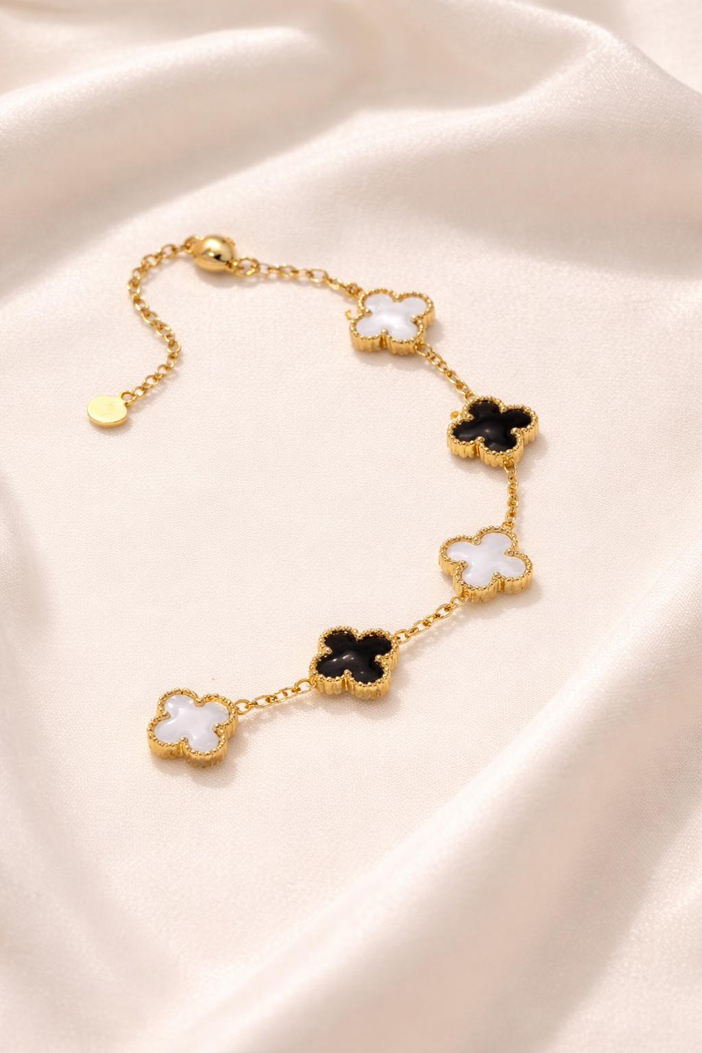 Noir Love Clover Bracelet