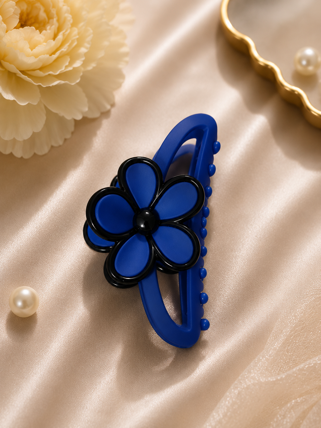 Daisy Bloom Claw Clip