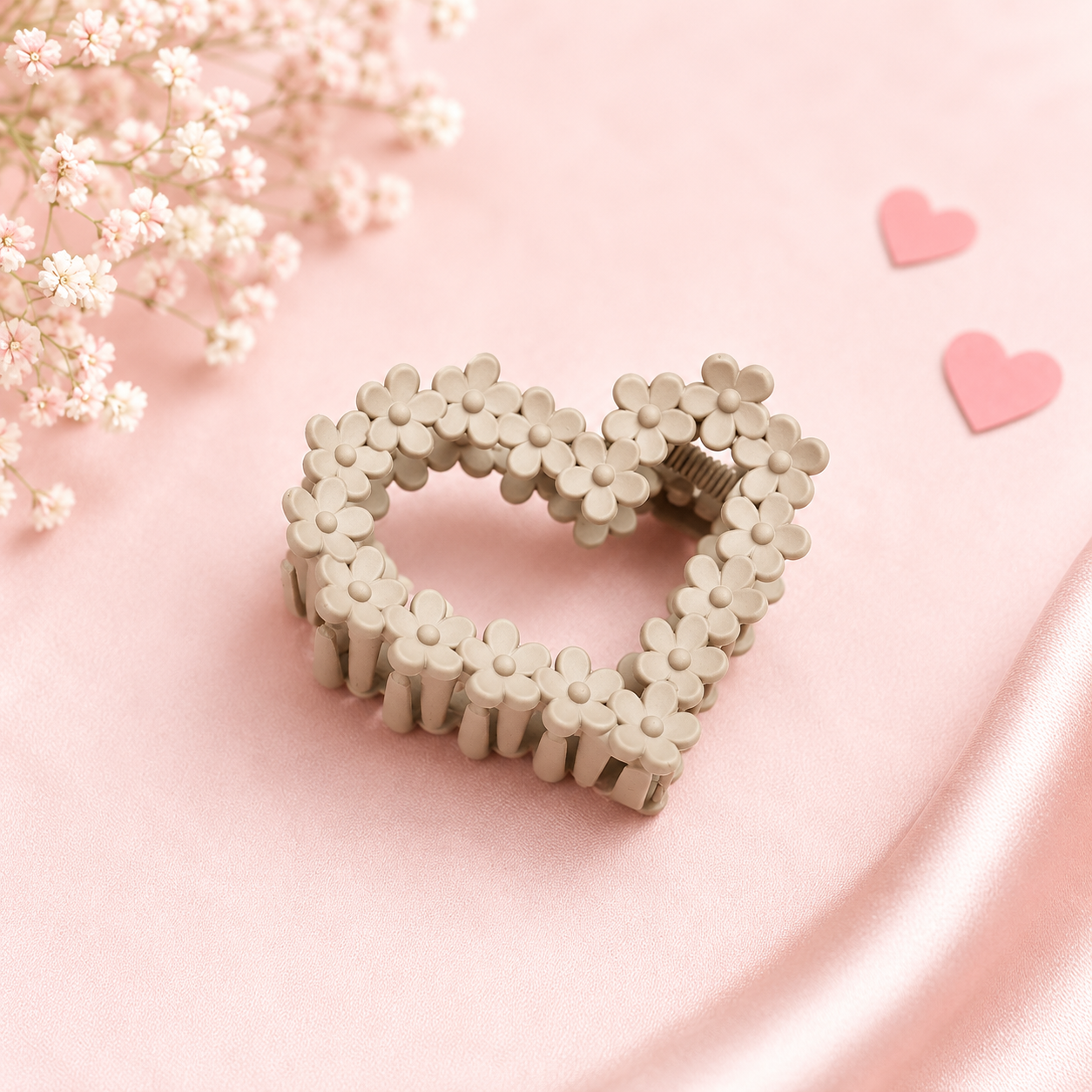 Vanilla Bloom Heart Claw Clip